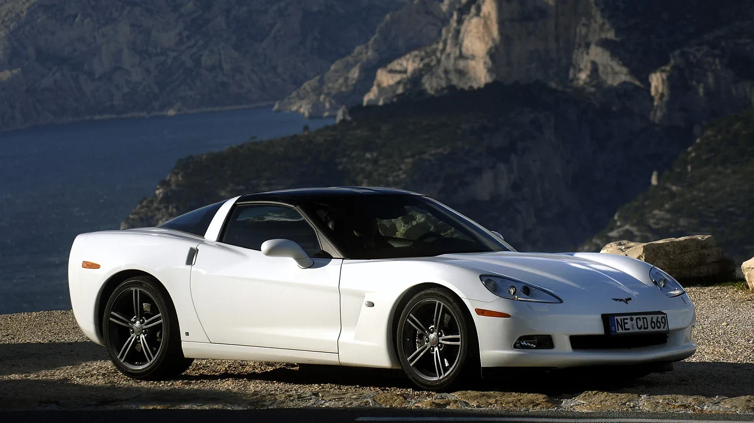 Corvette Generations/C6/C6 White Coupe (2).webp